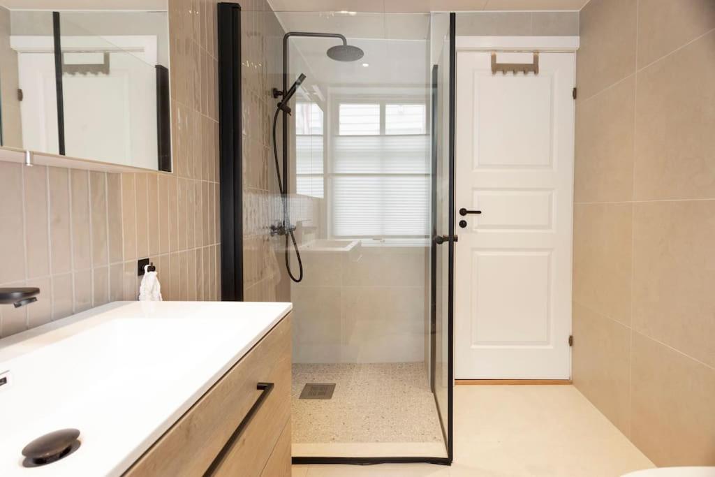 New! Modern Apartment In Historic Area Of Bergen! Экстерьер фото