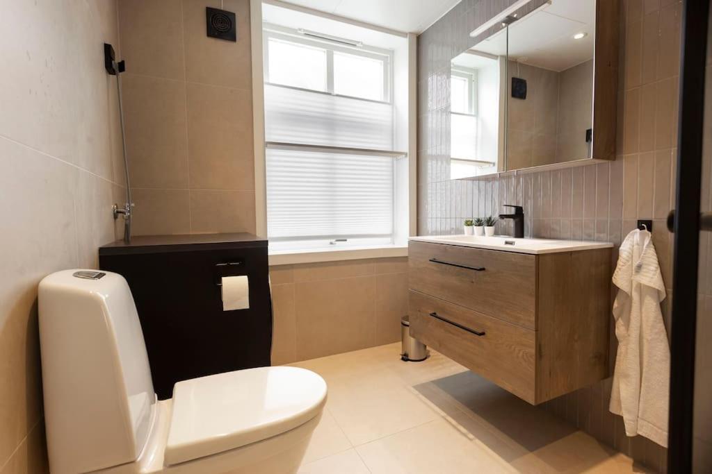 New! Modern Apartment In Historic Area Of Bergen! Экстерьер фото