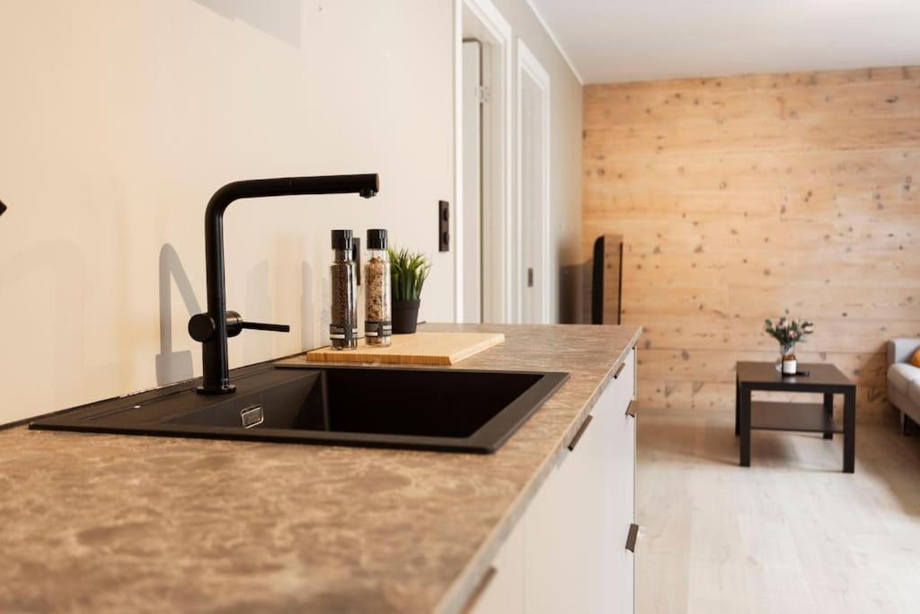 New! Modern Apartment In Historic Area Of Bergen! Экстерьер фото